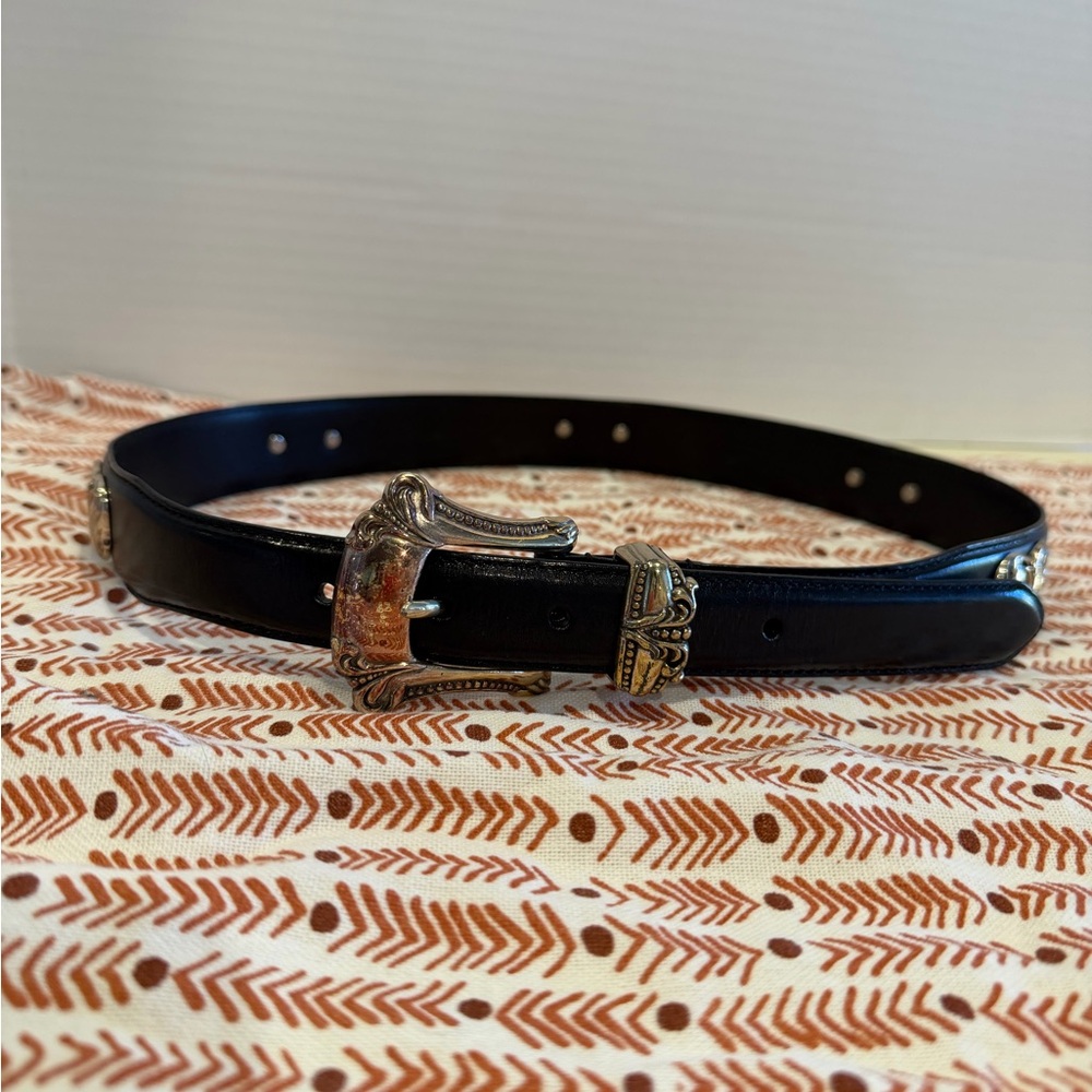 Fossil Women’s Leather black And Silver Belt M 38” Top  Of Buckle To End Of Belt